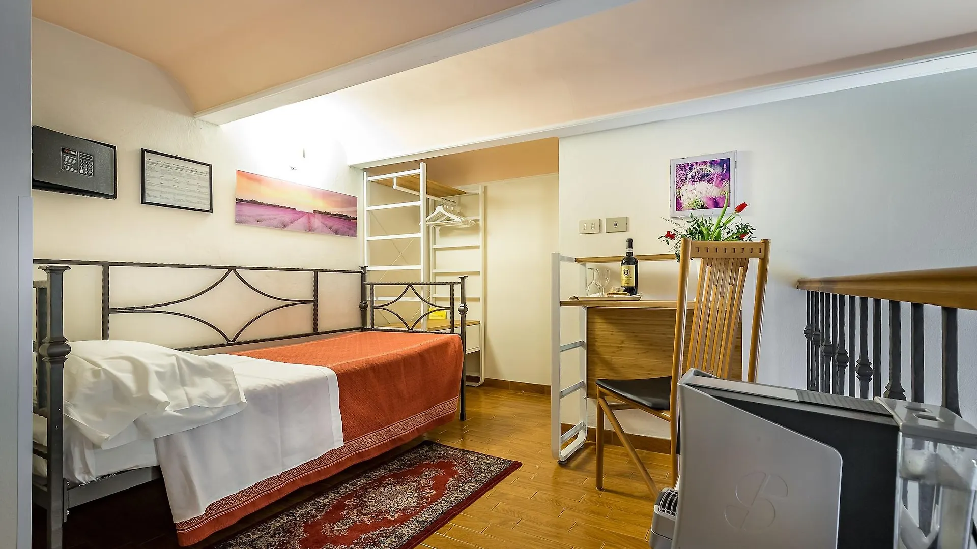 Hotel Collodi Firenze 2*, Florence