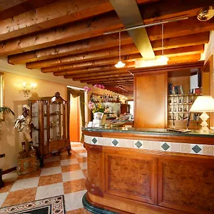 https://antico-moro.hotelinveneto.com